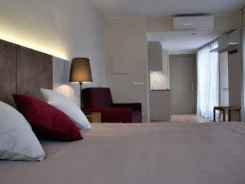 Aparthotel K Φιγκέρες Εξωτερικό φωτογραφία